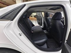 Hyundai Elantra 1.5L CVT Luxury - ფოტო 19