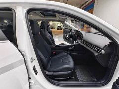 Hyundai Elantra 1.5L CVT Luxury - ფოტო 20