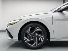 Hyundai Elantra 1.5L CVT Luxury - ფოტო 7