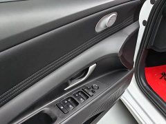 Hyundai Elantra 1.5L CVT Luxury - ფოტო 9