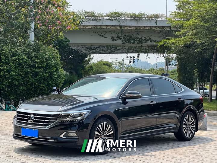Volkswagen Passat 330TSI Luxury - ავტომობილი ჩინეთიდან