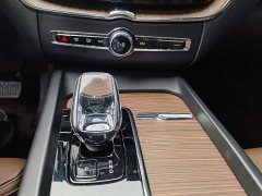 Volvo XC60 Plug-in Hybrid T8 PHEV Long Range AWD Smart Remote Luxury Edition - ფოტო 15
