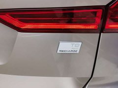 Volvo XC60 Plug-in Hybrid T8 PHEV Long Range AWD Smart Remote Luxury Edition - ფოტო 6
