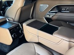 Land Rover Range Rover 2023 3.0 L6 400PS Extended Wheelbase Signature Edition - ფოტო 11