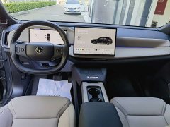 Volvo XC70 Plug-in Hybrid 2026 Two-Wheel Drive Long Range Core - ფოტო 10