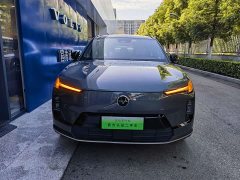 Volvo XC70 Plug-in Hybrid 2026 Two-Wheel Drive Long Range Core - ფოტო 2
