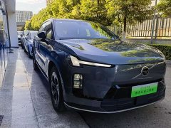 Volvo XC70 Plug-in Hybrid 2026 Two-Wheel Drive Long Range Core - ფოტო 3