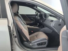 Lexus ES 2021 300h Excellence - ფოტო 10
