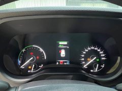 Toyota Gravia Grevias 2.5L Hybrid Premium VIP Edition - ფოტო 10