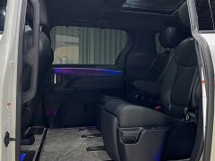 Toyota Gravia Grevias 2.5L Hybrid Premium VIP Edition - ფოტო 11