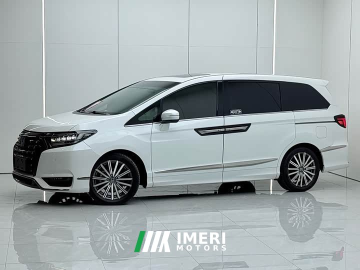 Honda Odyssey 2022 2.0L e:HEV Luxury - ავტომობილი ჩინეთიდან