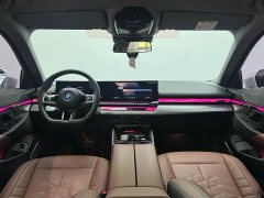 BMW i5 eDrive 35L Premium M Sport Package - ფოტო 14