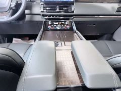 Lincoln Navigator 2022 3.5T Long Wheelbase Presidential Edition - ფოტო 12