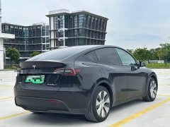 Tesla Model Y Rear-Wheel Drive - ფოტო 9