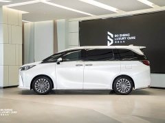 Lexus LM 350h Seven-Seater Elegant Edition - ფოტო 2