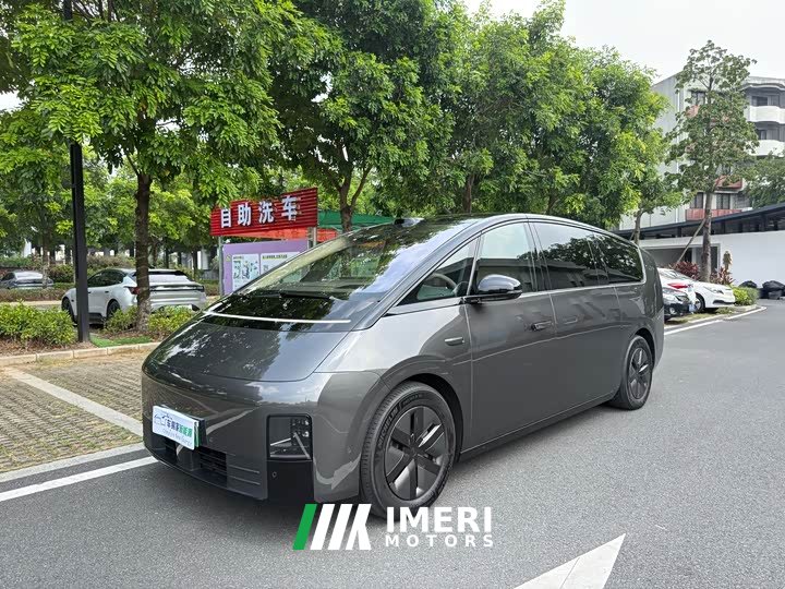 Li Auto MEGA Ultra Smart Refresh Edition