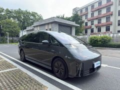 Li Auto MEGA Ultra Smart Refresh Edition - ფოტო 3