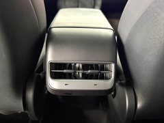 Tesla Model Y Long Range All-Wheel Drive - ფოტო 12