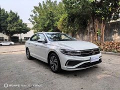 Volkswagen Bora 200TSI DSG Comfort Navigation Edition - ფოტო 3