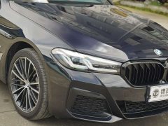 BMW 5 Series Facelift 530Li Premier M Sport Package - ფოტო 10