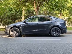 Tesla Model Y Rear-Wheel Drive Launch Edition - ფოტო 13