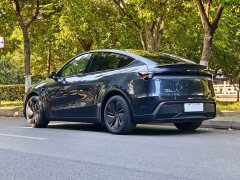 Tesla Model Y Rear-Wheel Drive Launch Edition - ფოტო 16