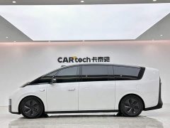 Li Auto Li Xiang MEGA 2024 Ultra - ფოტო 2