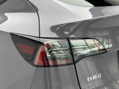 Tesla Model Y Rear-Wheel Drive - ფოტო 10