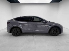 Tesla Model Y Rear-Wheel Drive - ფოტო 9