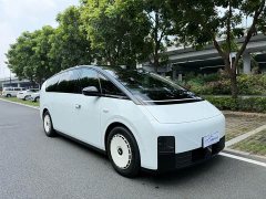 Li Auto MEGA Home Family Edition - ფოტო 3
