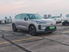Volvo XC70 Plug-in Hybrid 2026 Two-Wheel Drive Long Range Core - ფოტო 3