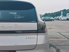 Volvo XC70 Plug-in Hybrid 2026 Two-Wheel Drive Long Range Core - ფოტო 9