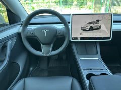Tesla Model Y Rear-Wheel Drive - ფოტო 4