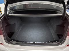 BMW 3 Series Facelift 325Li M Sport Package - ფოტო 18