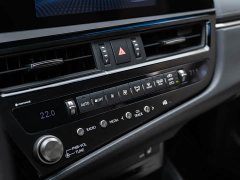 Lexus ES 300h F SPORT - ფოტო 16
