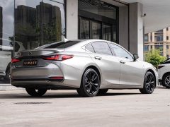 Lexus ES 300h F SPORT - ფოტო 3