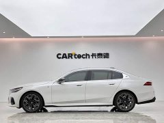 BMW 5 Series 530Li Luxury M Sport Package - ფოტო 2