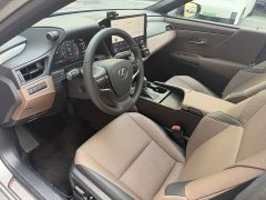 Lexus ES 2025 200 Premium Edition - ფოტო 18