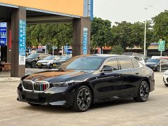 BMW 5 Series 530Li Luxury M Sport Package - ფოტო 1