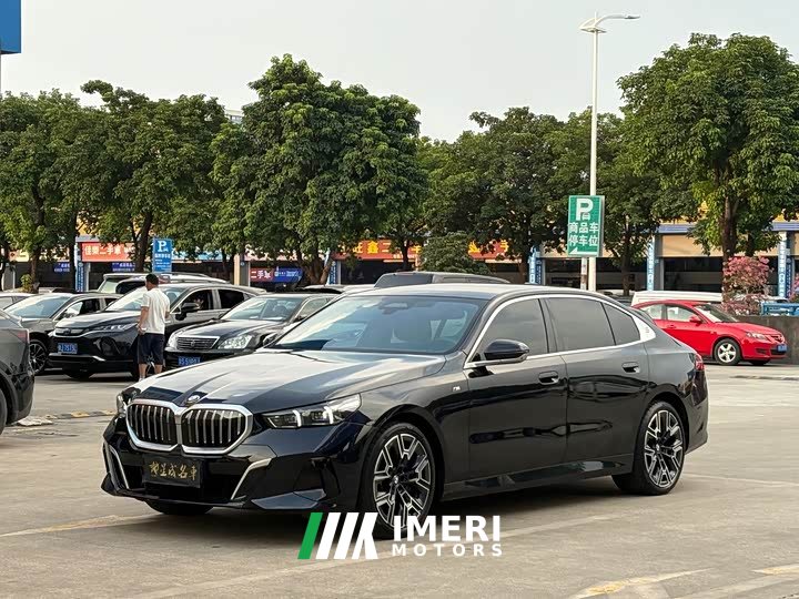 BMW 5 Series 530Li Luxury M Sport Package - ავტომობილი ჩინეთიდან
