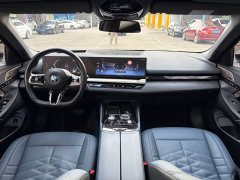 BMW 5 Series 530Li Luxury M Sport Package - ფოტო 10