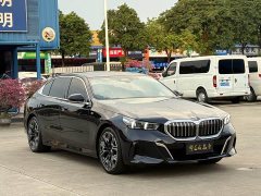 BMW 5 Series 530Li Luxury M Sport Package - ფოტო 3