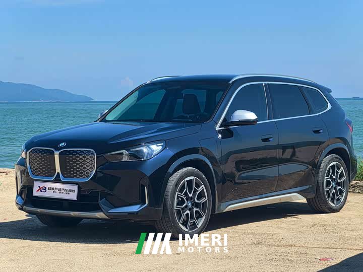 BMW iX1 xDrive30L X Design Package