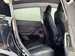 Tesla Model Y Rear-Wheel Drive - ფოტო 17
