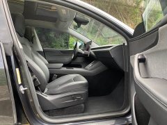 Tesla Model Y Rear-Wheel Drive - ფოტო 13