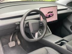 Tesla Model Y Rear-Wheel Drive - ფოტო 7