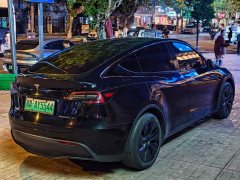 Tesla Model Y Rear-Wheel Drive - ფოტო 4