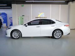Toyota Camry 2.0G Luxury - ფოტო 4