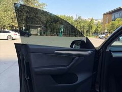 Tesla Model Y Long Range All-Wheel Drive - ფოტო 13