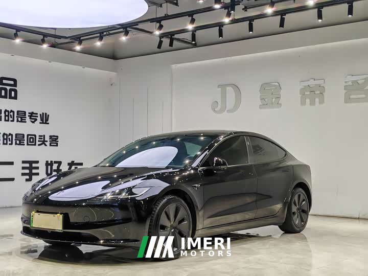 Tesla Model 3 Rear-Wheel Drive